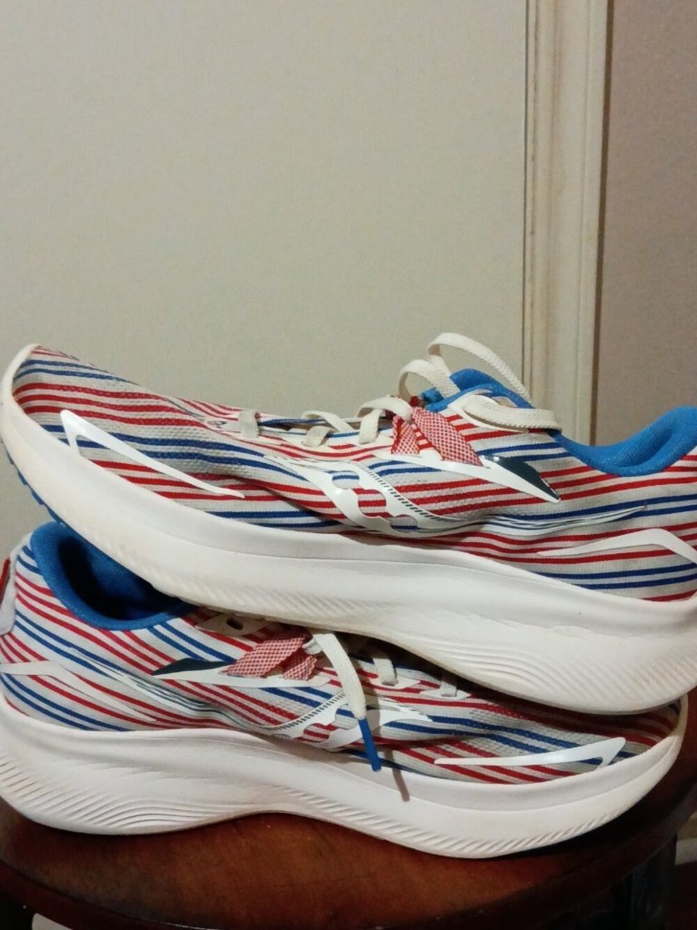 Saucony Ride 15 Shoes Womens Size 9 Red White Blue Stripes Running S10729-76 - Picture 12 of 13